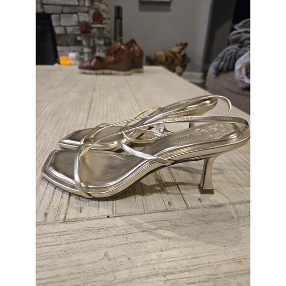 Steve Madden Women's Gold Strappy Kitten Heeled Sandals Size 6.5M - Picture 5 of 7